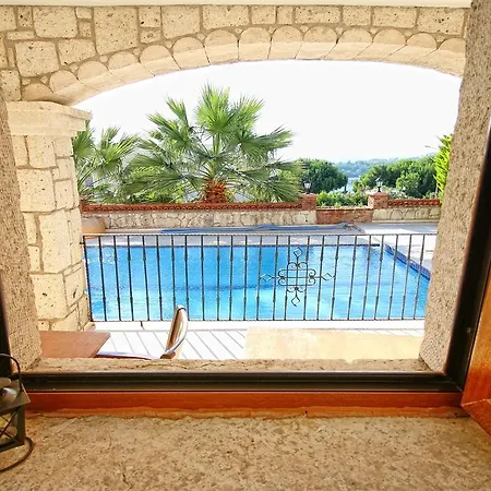 فندق Pasha Port & Restaurant 3*